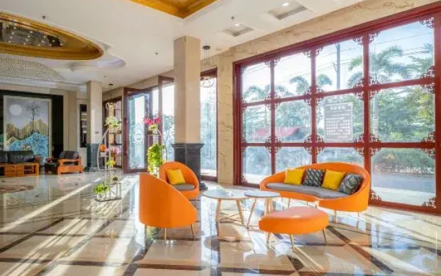 Ledong Baolong Hotel
