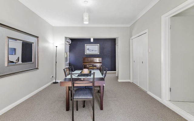 Morna Point Road 86A, Nell's Cottage – Guest Rooms – Anna Bay