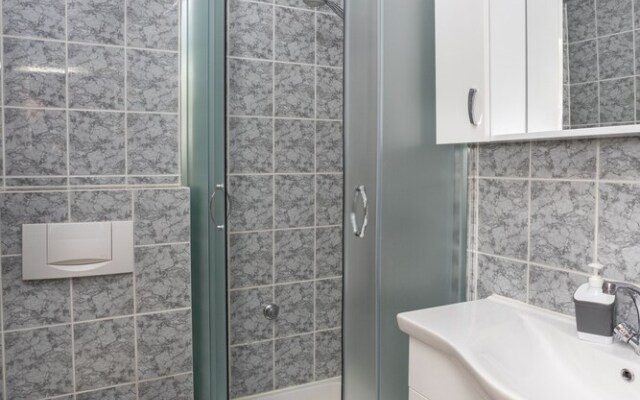 A2 - Modern apt Near the Beach With two Balconies