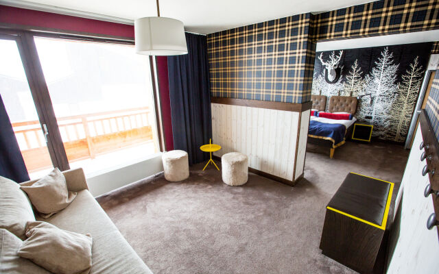 Langley Hotel Tango