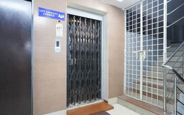 iROOMZ Grand Aarvi Suites