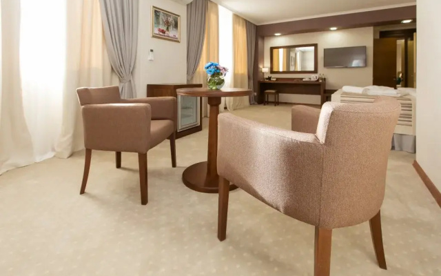 Yayla Hotel — фото