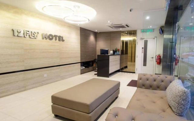 12FLY Hotel