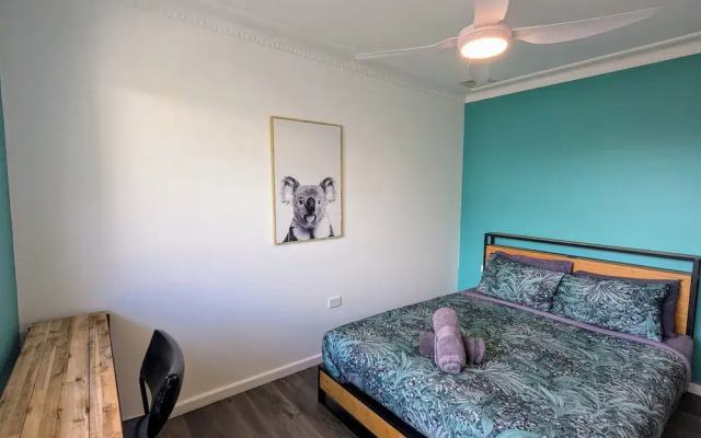 Ozzie Pozzie Backpackers