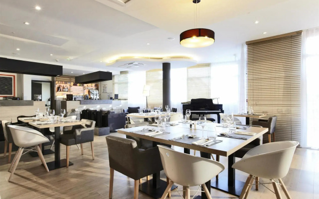 Kyriad Prestige Vannes Centre - Palais Des Arts