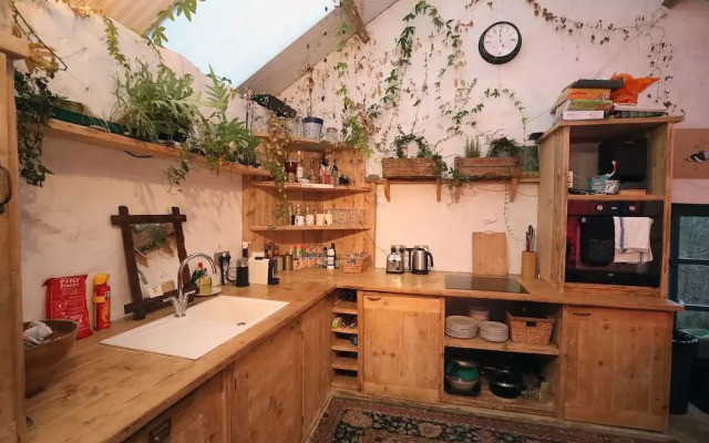 Hapus Yurt - Two Beautiful Yurts and Barn Cottage