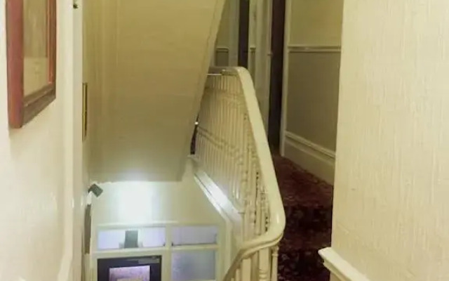St Elmo Hotel