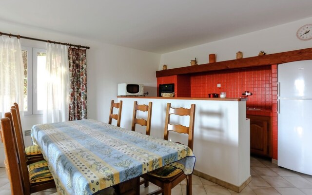Provencal Holiday Home in Bormes-les-Mimosas with Pool