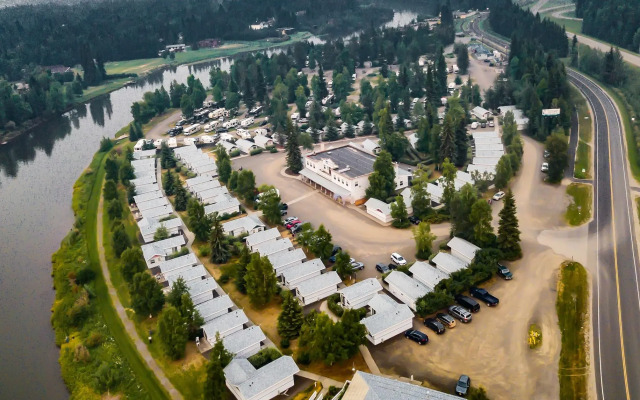 Rivers Edge Resort