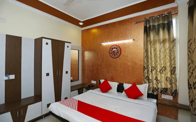 OYO 35823 Hotel Blumango