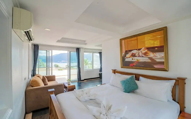Luxurious 5-bedroom Pool Villa in Heart of Patong, Phuket