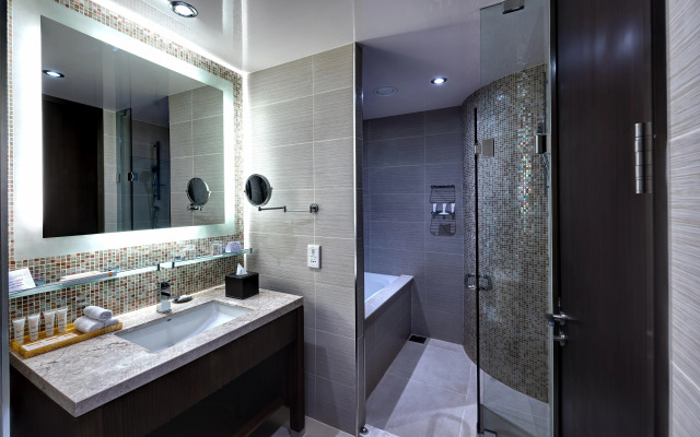 Crowne Plaza Duqm