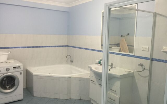 Driftwood Apartments