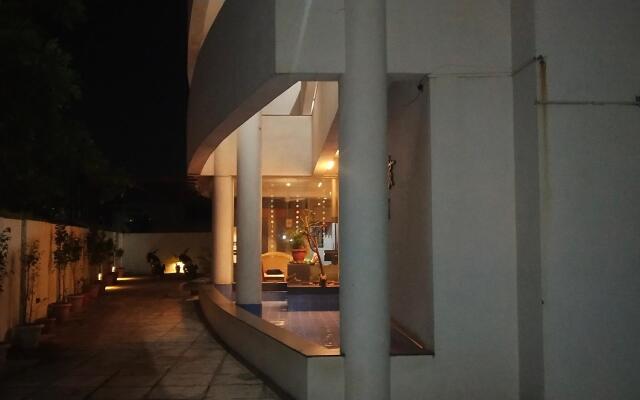 Hotel Sumanchandra Suites