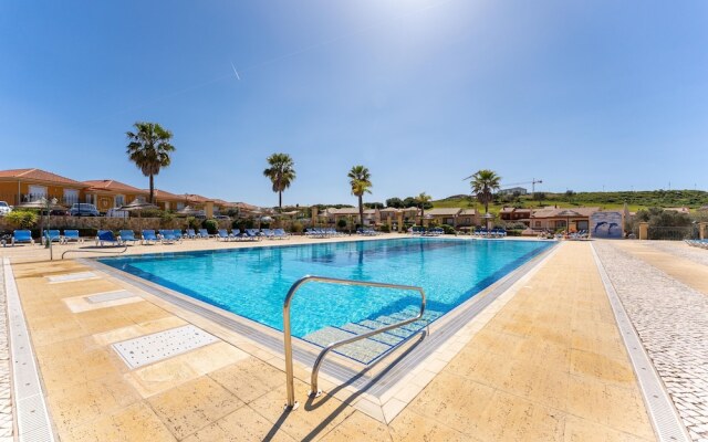 Lakeview Private Garden & Pool