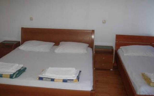 Pansion Lorenta