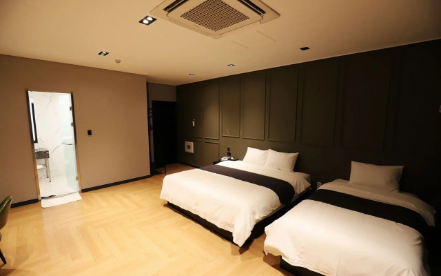 Dongducheon Hotel The Gray