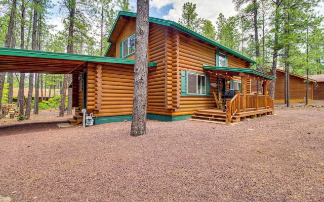 Near Dining, Hiking & Golf: Pinetop Log Cabin!