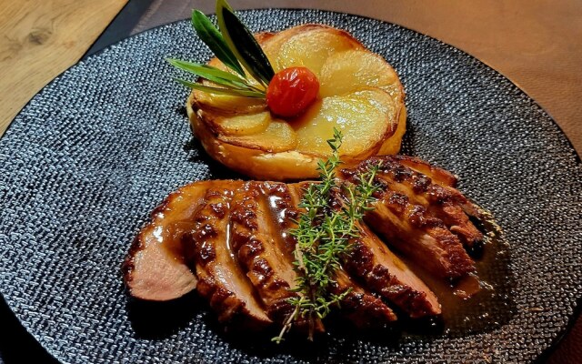 Hôtel Restaurant L'Oustaloun