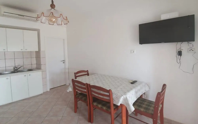 Beachfront Apartment Gaj 12