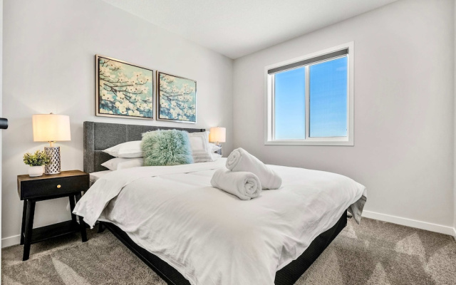 Herron Street NEW Luxury Retreat 6 Beds A11y