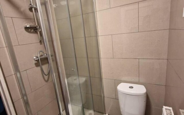 Beautiful 1-bed Studio Next to Slough Station