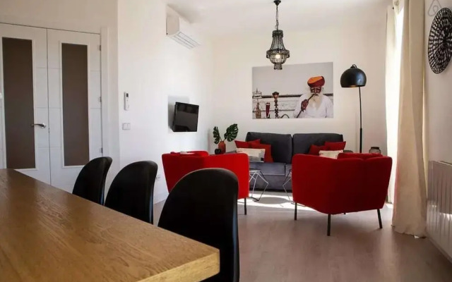 Sophisticated 3bed W/balcony 2min to Tube