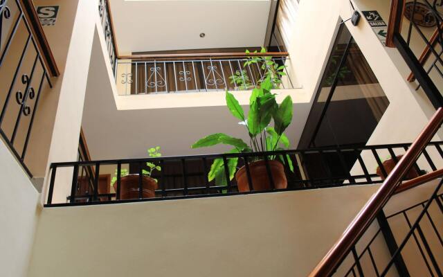 Yuraq Hotel
