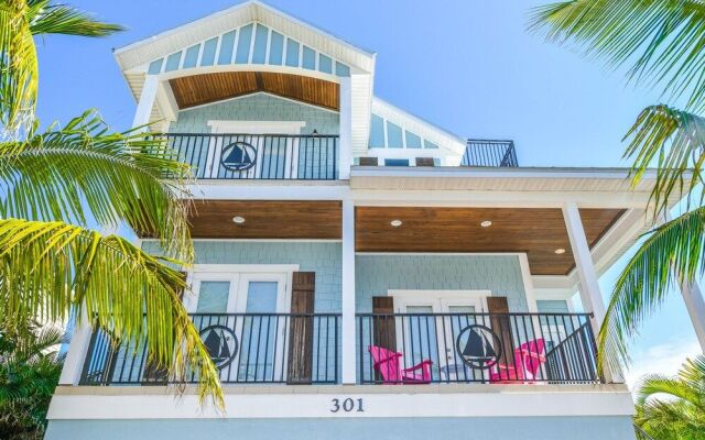 Coastal Cove by AMI Locals