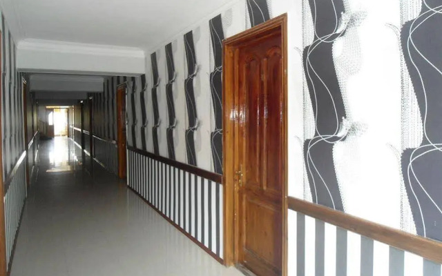 Hotel 444