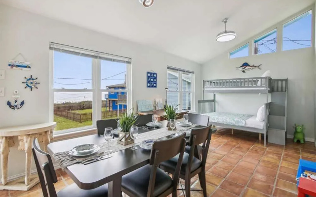 Beachside Pearl by Ryson Vacation Rentals