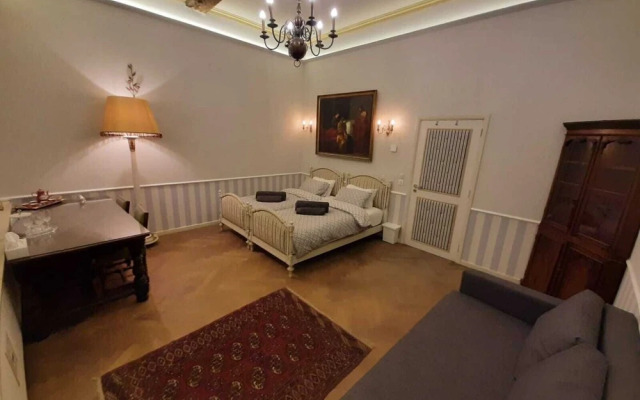 Unique Apartment In Historic Mansion