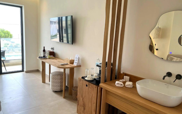 Cabana Blu Hotel & Suites