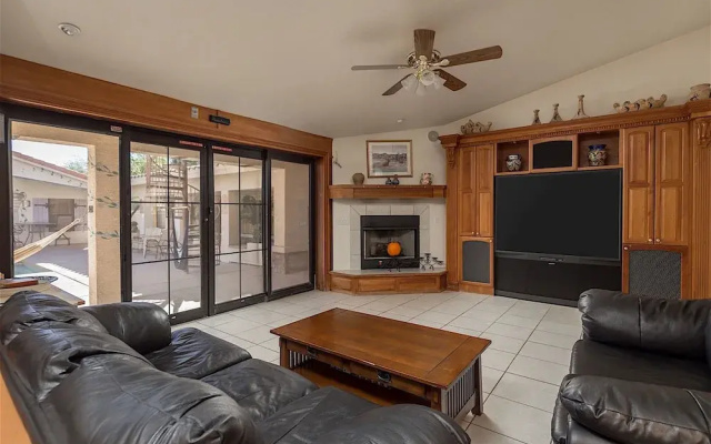 Desert Hills Paradise 5 Br By Casago