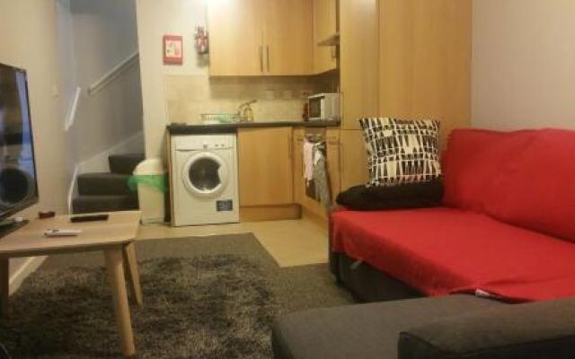 Lower Cathedral Road Apartment