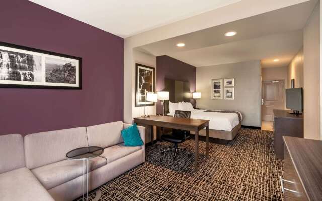 La Quinta Inn & Suites by Wyndham Chattanooga - Lookout Mtn