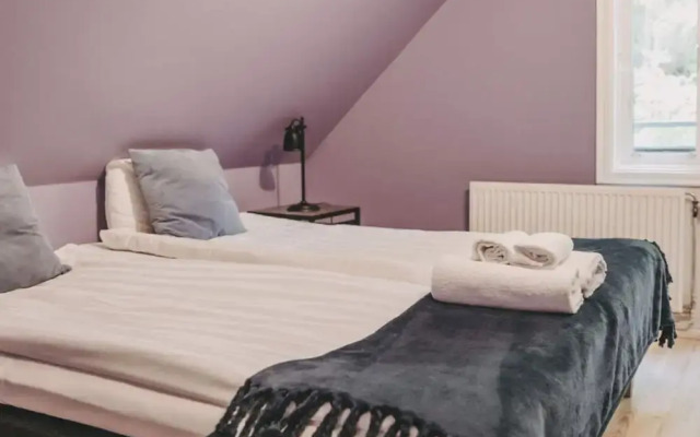 Snug Hotel Room With Free Breakfast