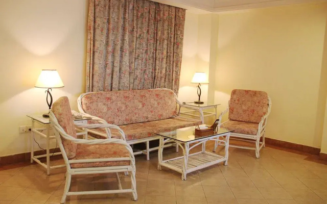 Golden Phoenix Sea View Hotel