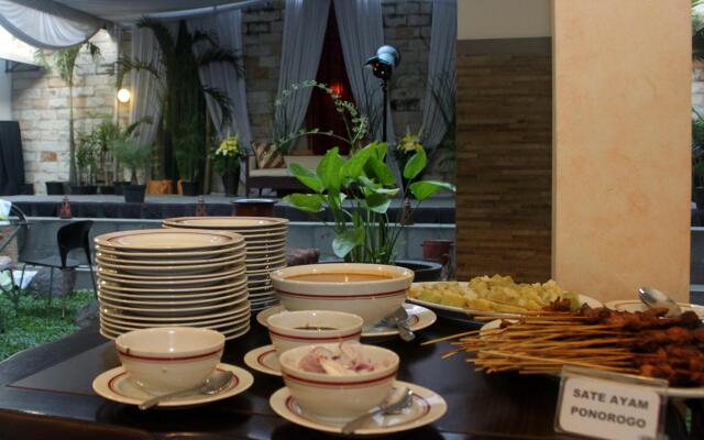 Dinasty Smart Hotel