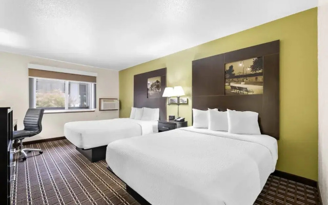 Super 8 La Crosse