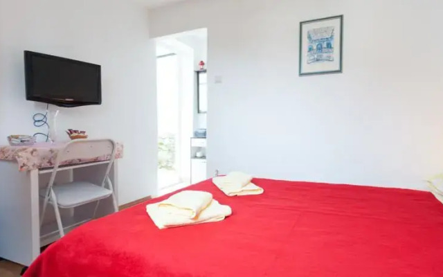 Room Ella