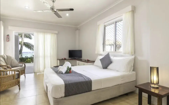 Moana Sands Beachfront Villas