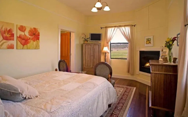 Flora Vista Inn