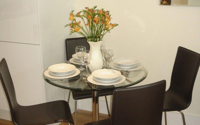 Clarendon Lanterns Court