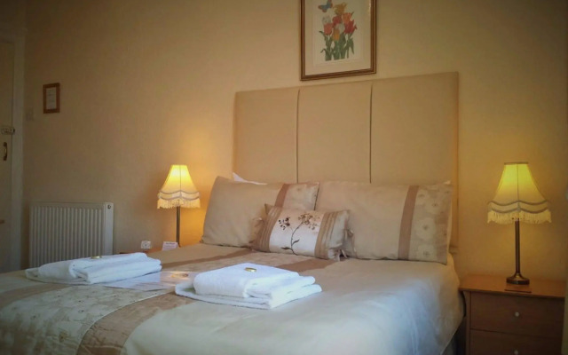 Ascot House Guest House (Adults Only)