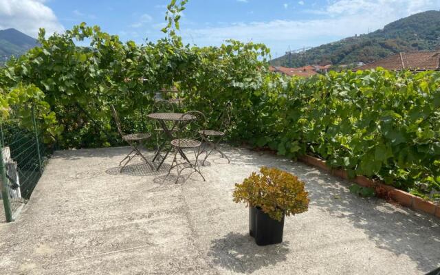 Il Brutto Anatroccolo vicino al parco con parcheggio 01159-LT-1210