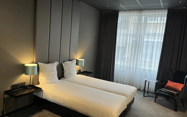 Hotel Glow