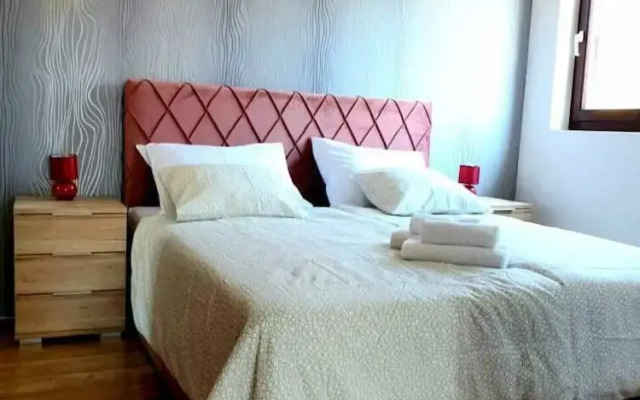 Lovely 1-bed Apartment With sea View in Srima