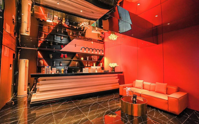 Wind Sleeping Color Hotel