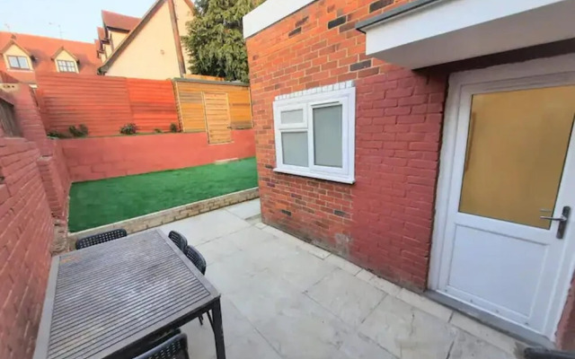3-bed House in Colchester With Parking and Wifi
